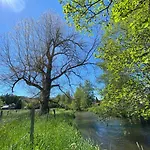 Casa de Férias Le Héron - De Charme Clôturé, Accès à La Rivière - 6 Ou 10 Personnes